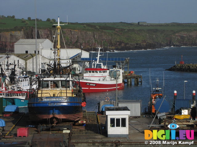 SX01341 Driegebroeders Belfast on dry dock in Dummore East 